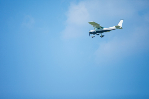 ジェット機が飛んでる写真